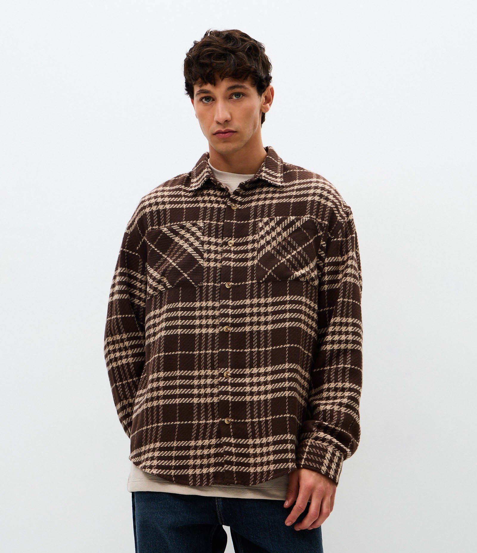 Camisa Over em Xadrez com Manga Longa Marrom 1