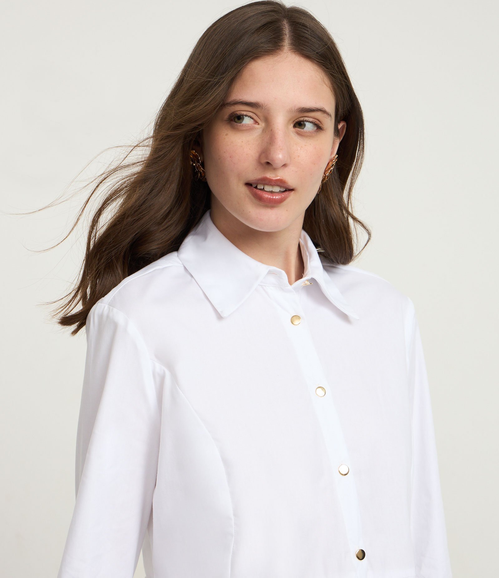 Camisa em Tricoline com Gola Colarinho e Detalhe Peplum Branco 3