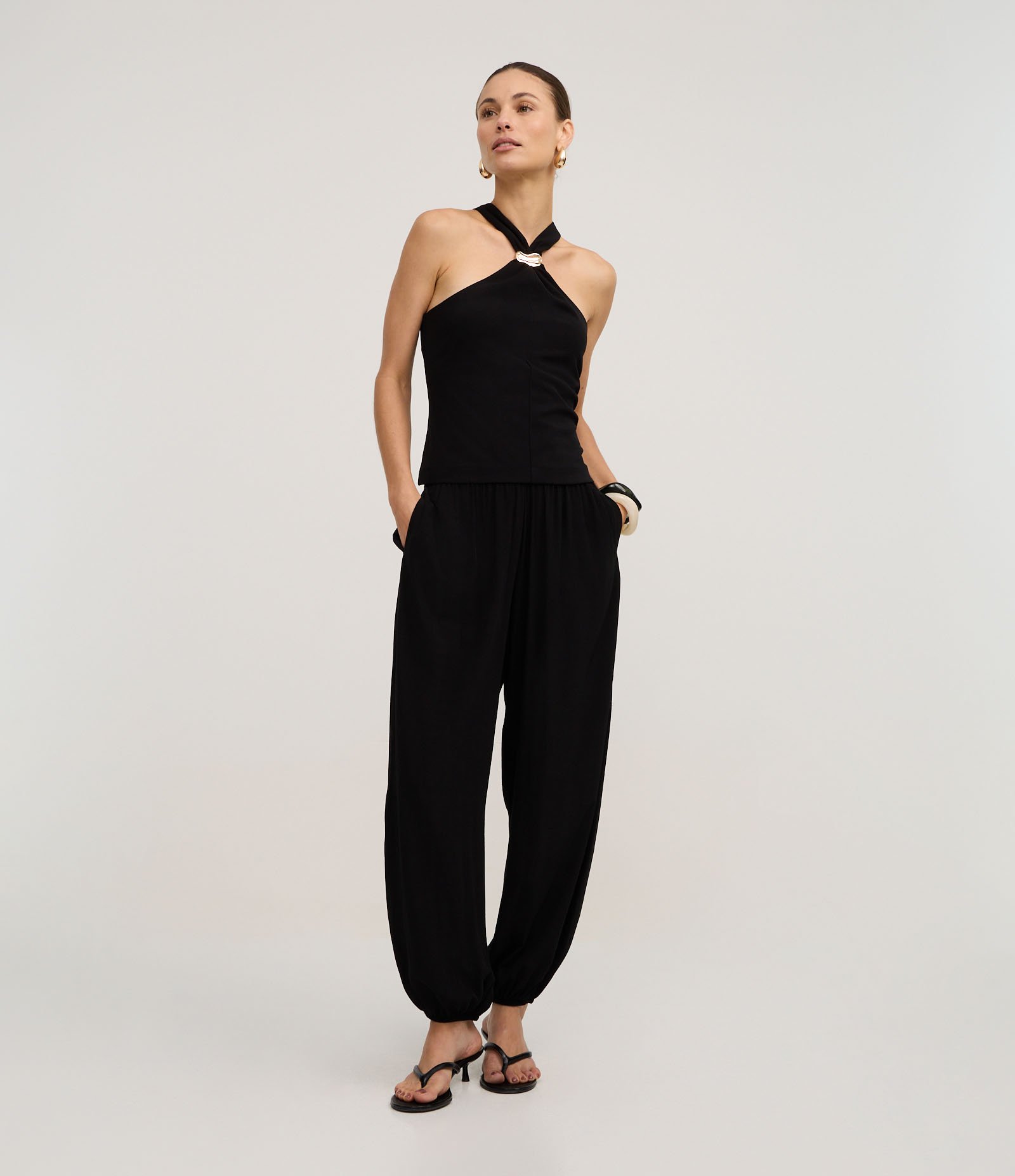 Calça Boho Balloon em Viscose com Elástico no Cós e Barra Preto 1