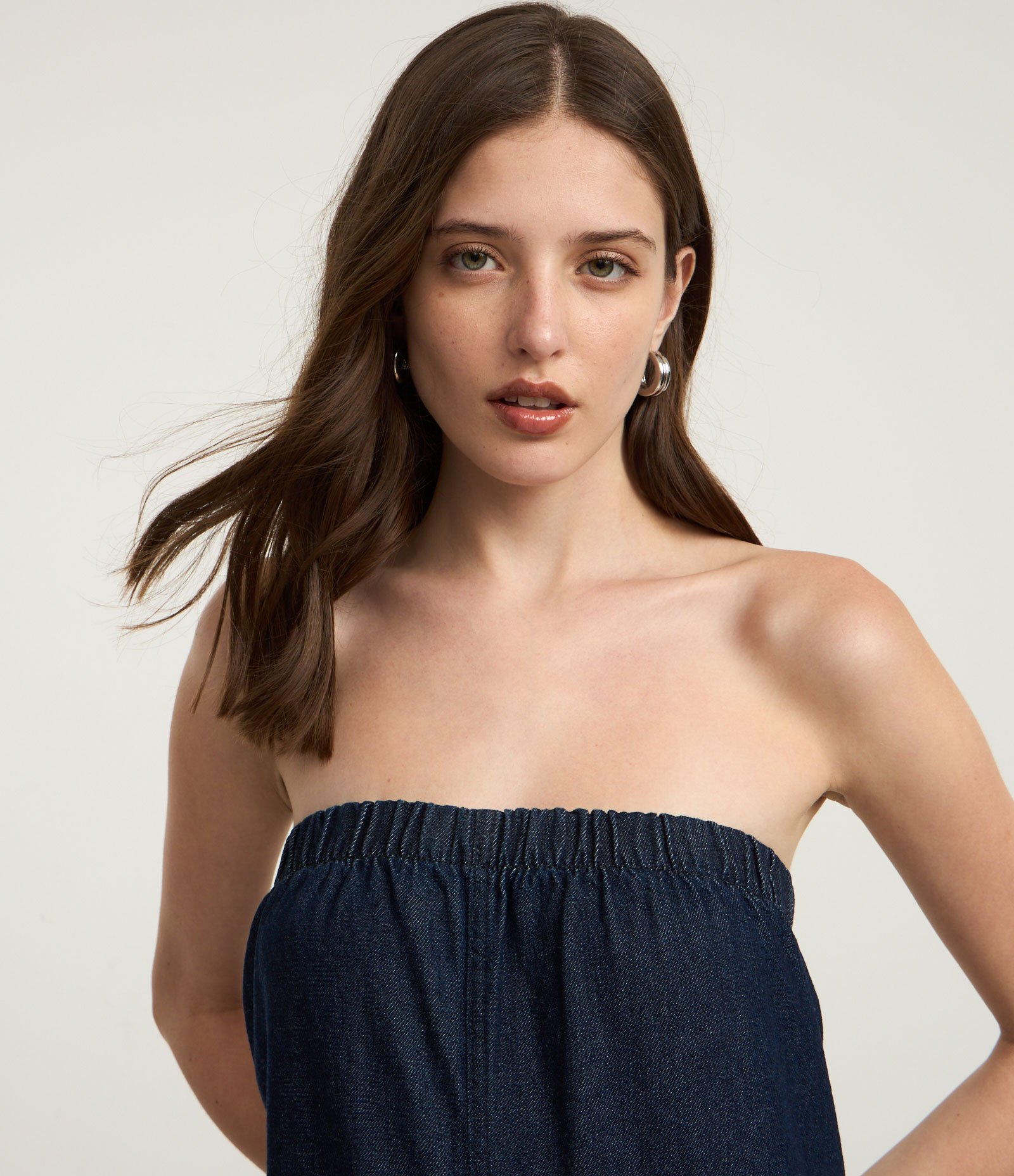 Macacão Sem Manga Jeans com Bolsos Traseiros Azul 3