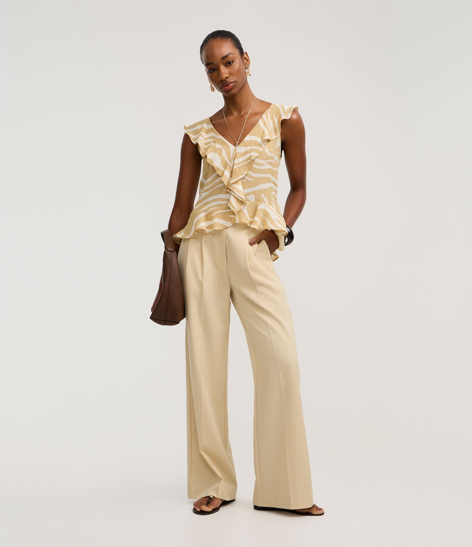 Blusa em Anarruga com Babados e Estampa Zebra Amarelo Queimado/Branco 3