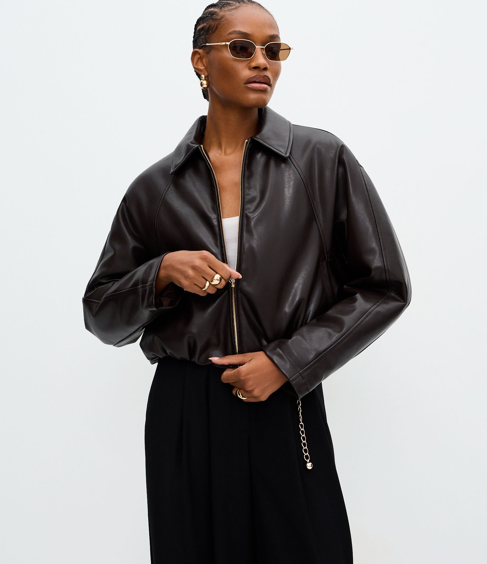 Jaqueta Balonê em PU com Elástico na Barra Marrom 1