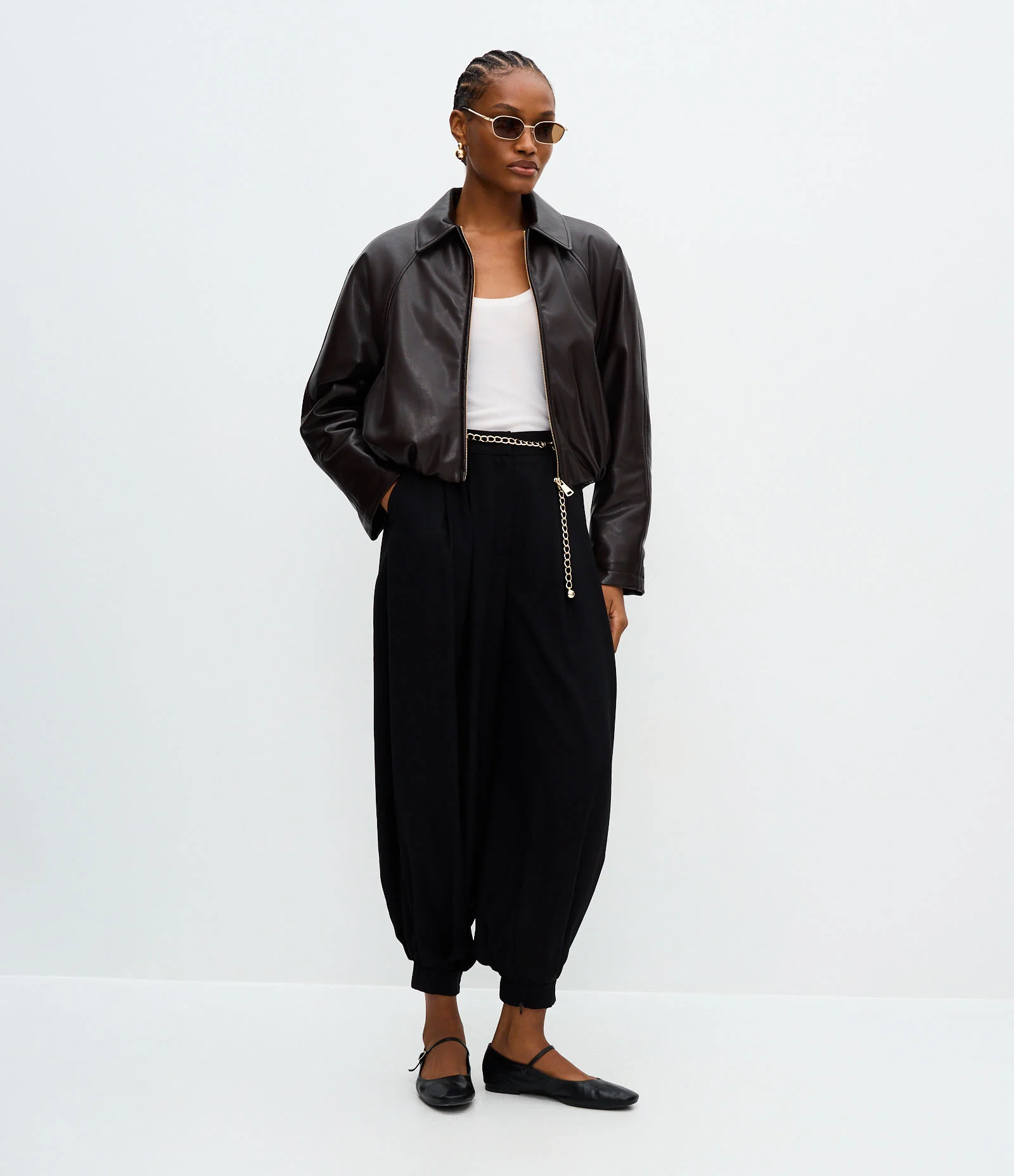 Jaqueta Balonê em PU com Elástico na Barra Marrom 2