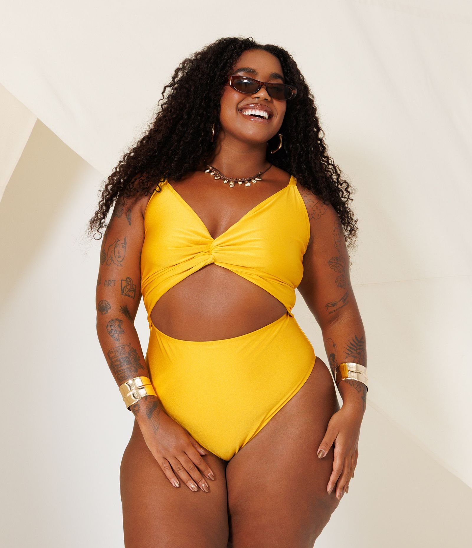 Maiô em Microfibra com Bojo e Torção Frontal Curve & Plus Size Amarelo 1