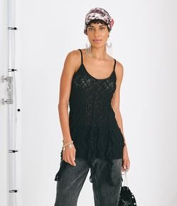 Blusa Rendada com Alças Finas e Pontas Assimétricas