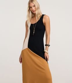 Vestido Midi em Ribana com Blocos de Cor e Fenda