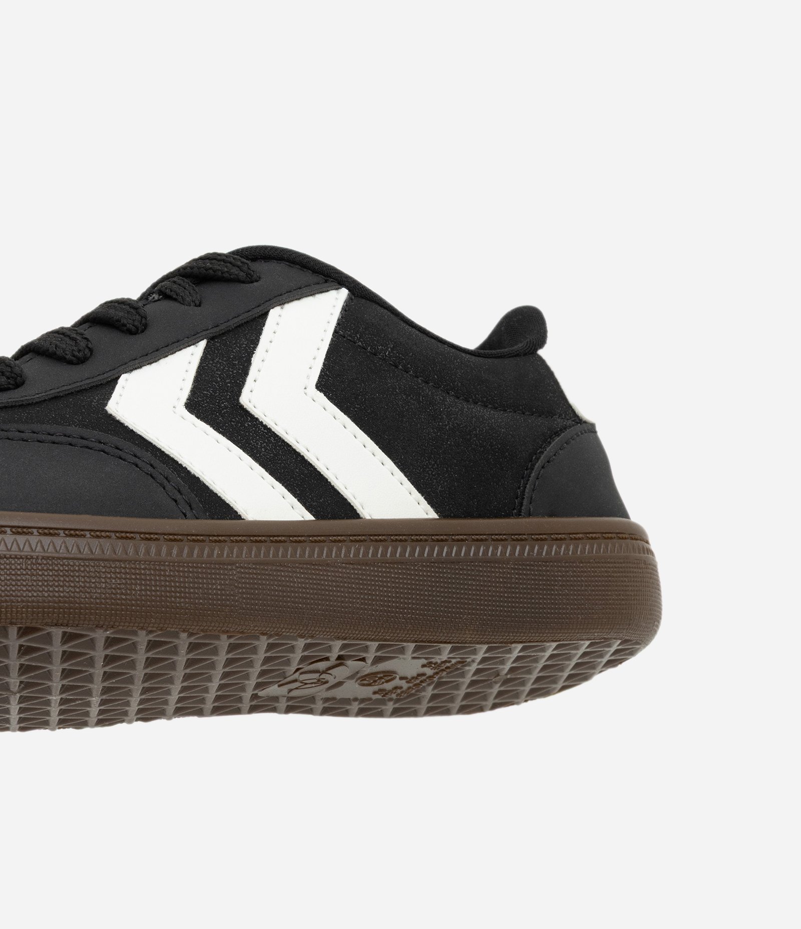 Tênis Infantil com Recortes Laterais – Tam 28 a 34 Preto 3