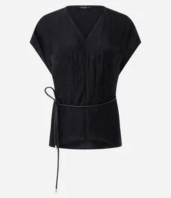 Camisa em Viscose com Cinto Fino Estruturado