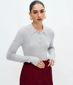 Blusa Polo em Tricô com Aplicação de Brilhos na Gola