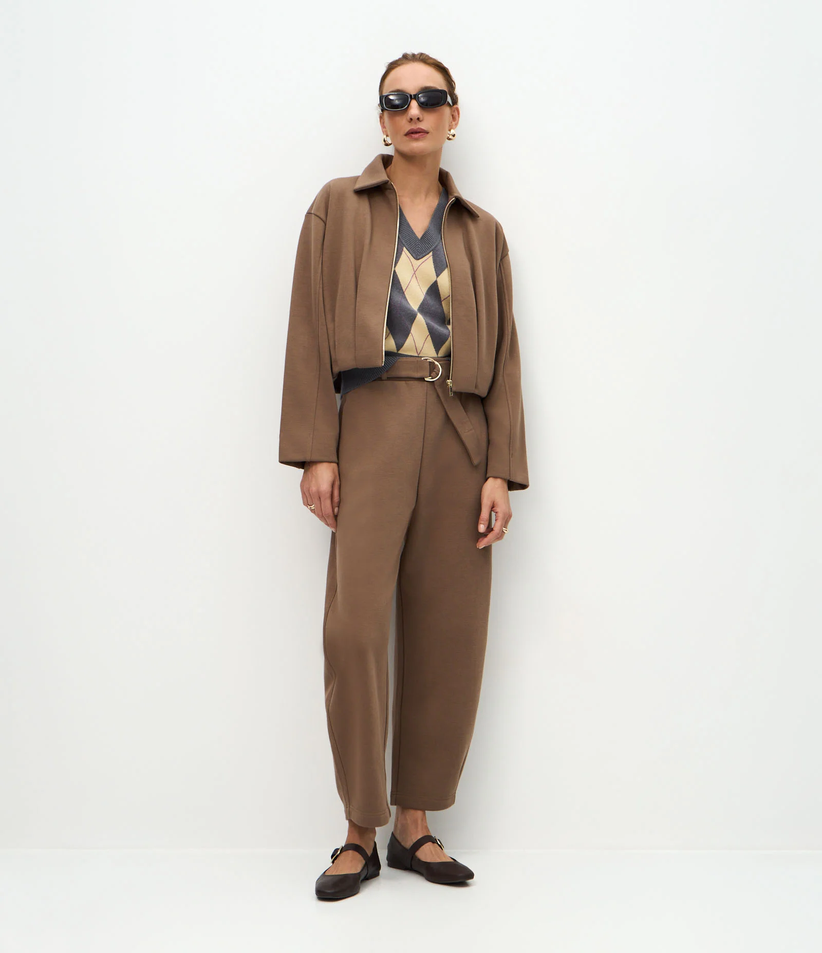 Calça Barrel em Moletom com Felpa e Faixa na Cintura Marrom 1