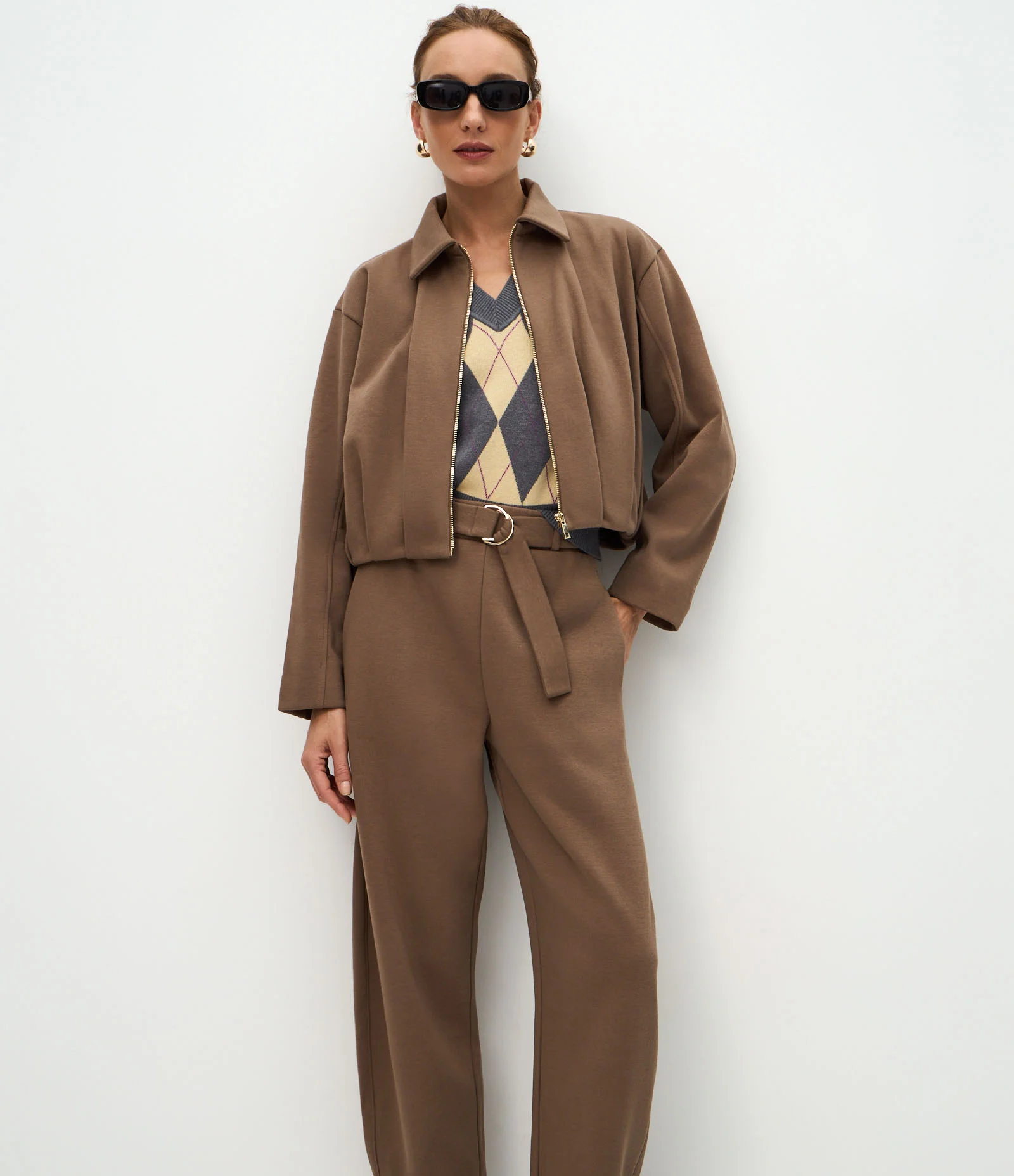 Calça Barrel em Moletom com Felpa e Faixa na Cintura Marrom 2