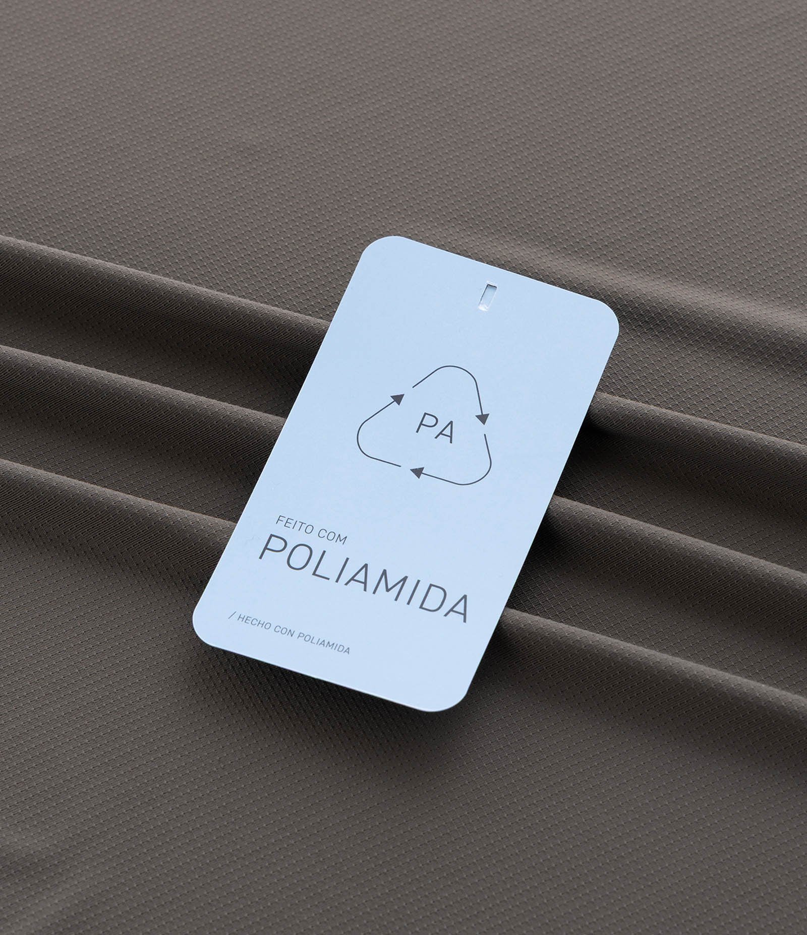 Camiseta Regular com Tecnologia Dry e Estampa Lettering Seeking My Highs Cinza Oliva 8