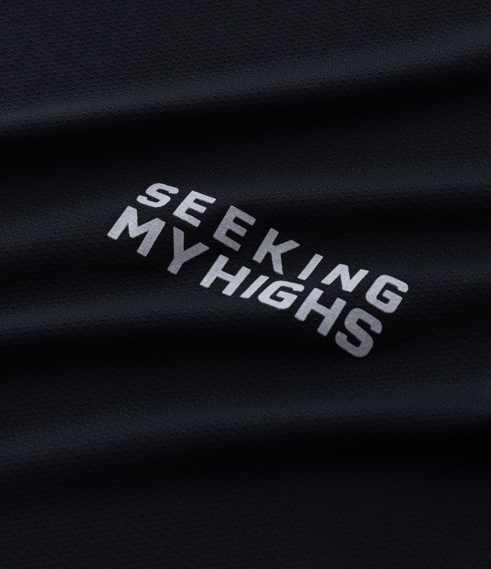 Camiseta Regular com Tecnologia Dry e Estampa Lettering Seeking My Highs Preto 10