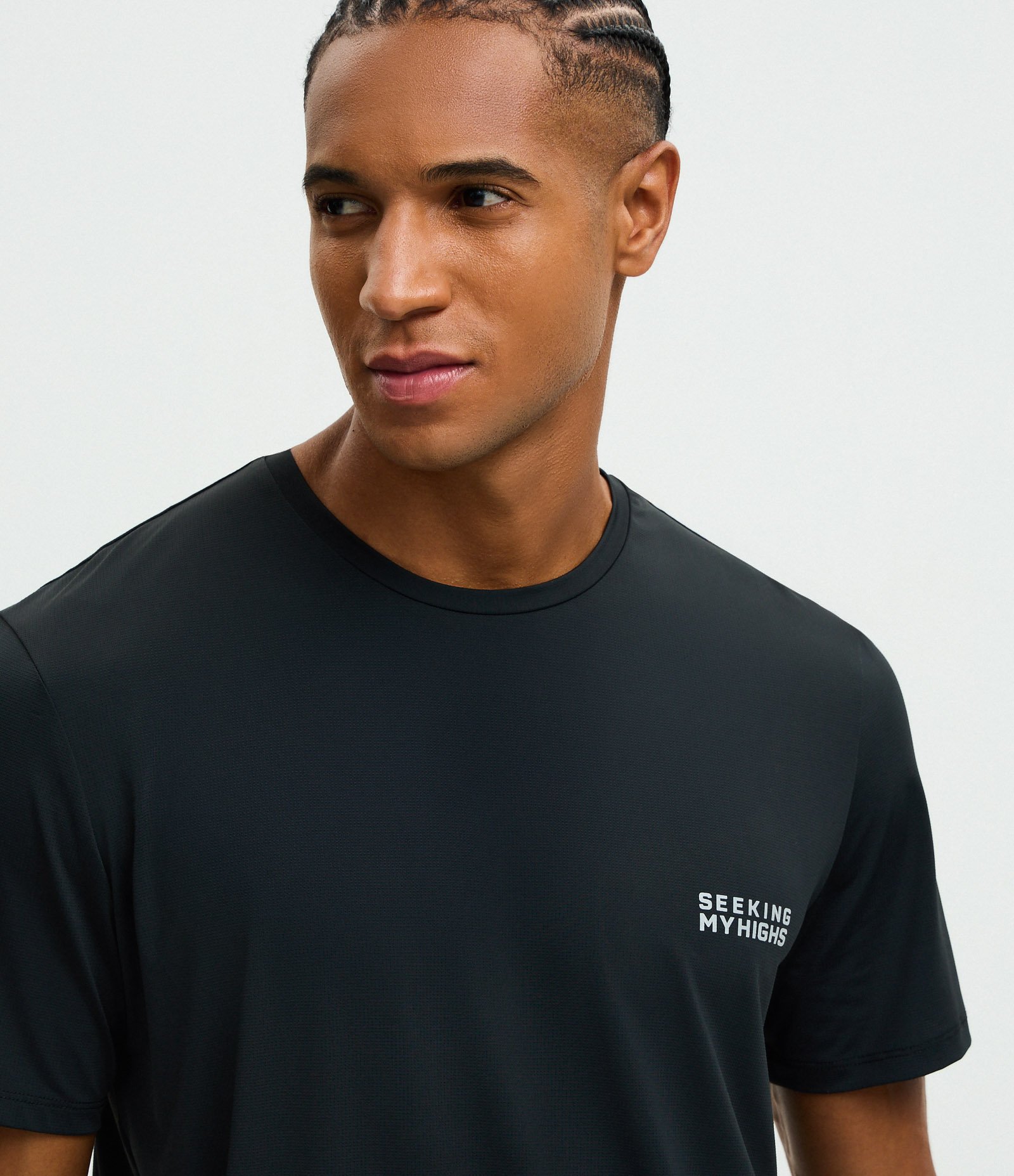 Camiseta Regular com Tecnologia Dry e Estampa Lettering Seeking My Highs Preto 4