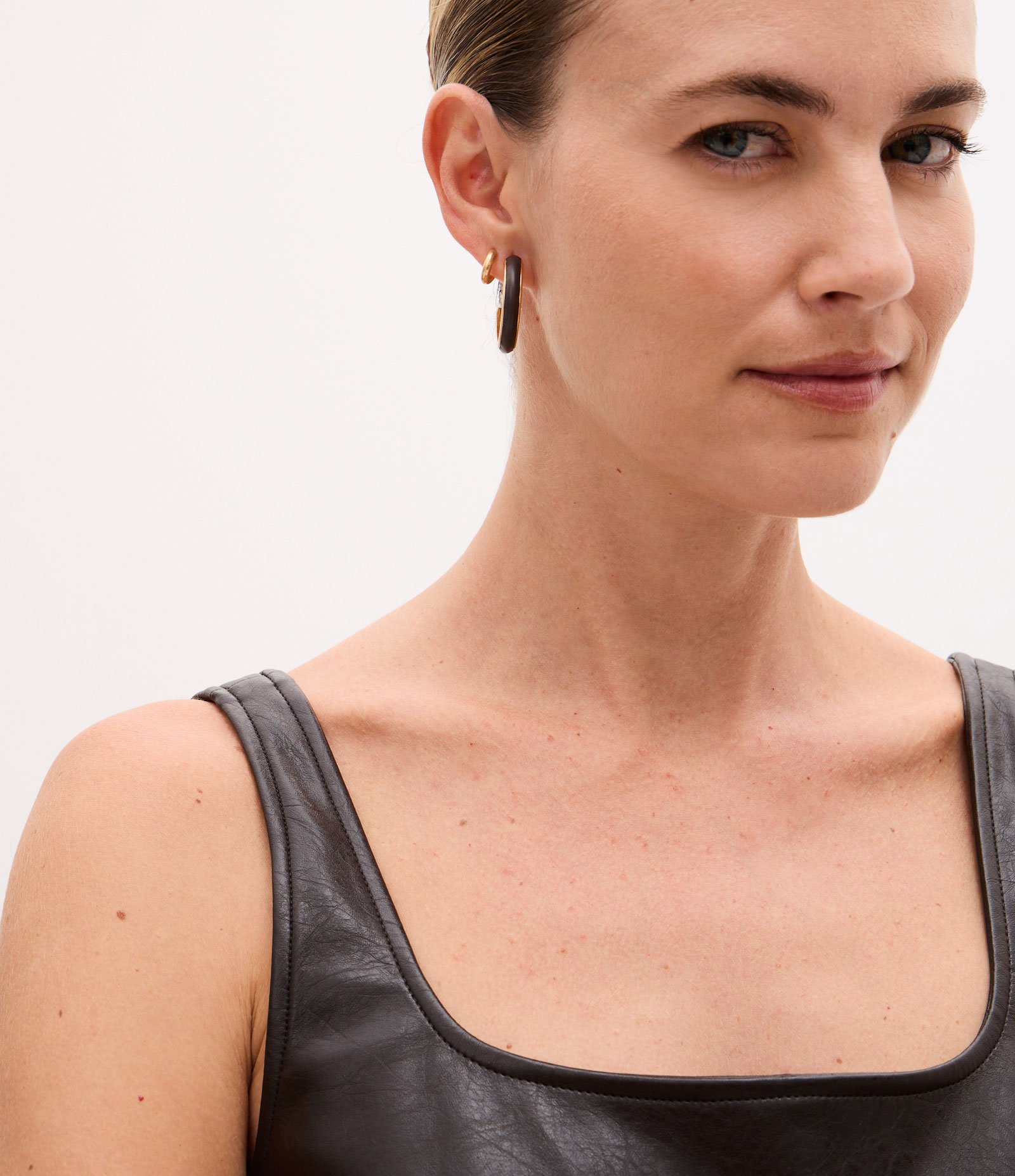 Kit 06 Argolas Metalizadas com Diferentes Tamanhos Dourado 4