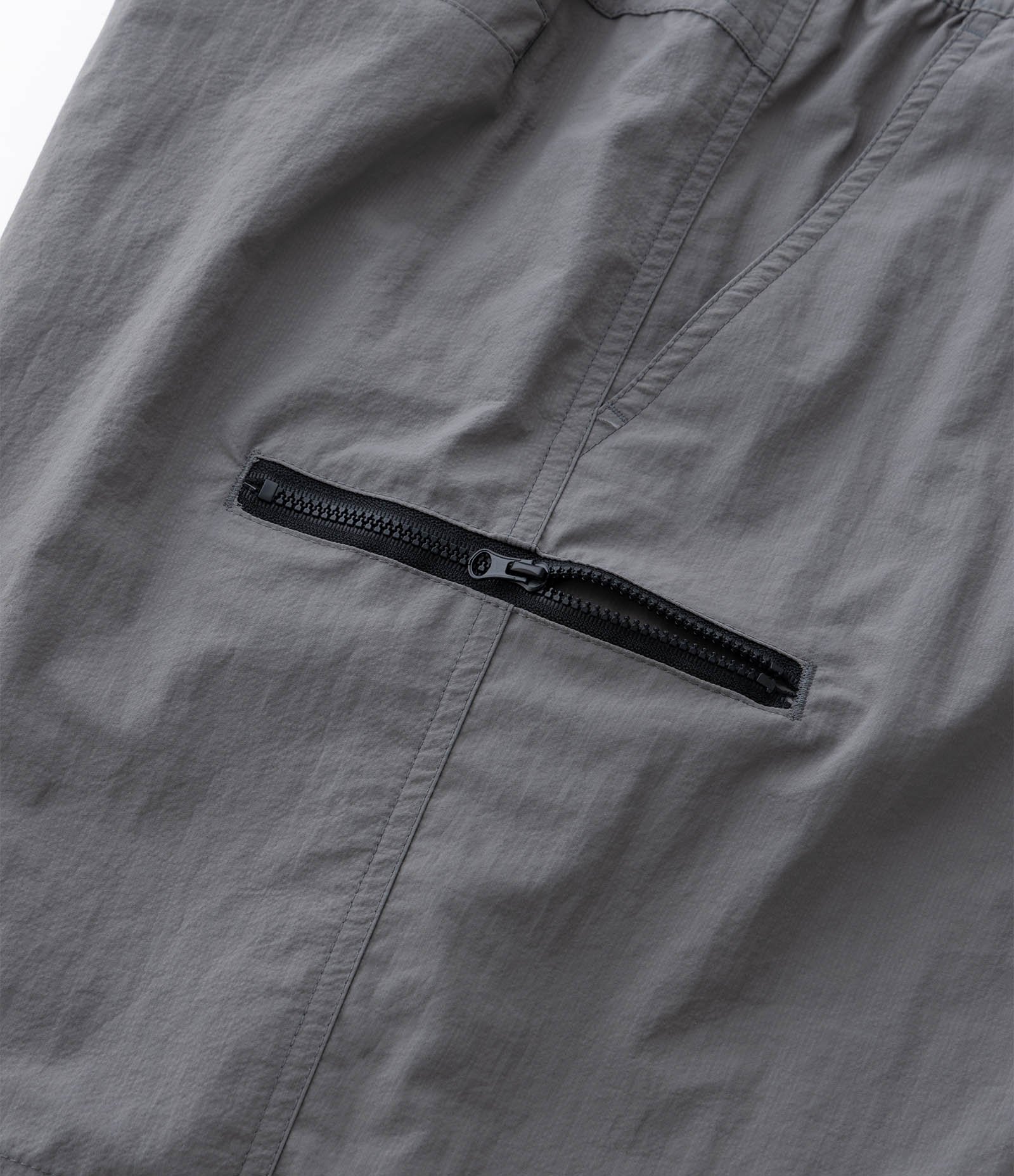 Bermuda em Poliamida com Bolsos Laterais Cinza Chumbo 7