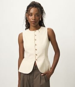 Colete Longo Alfaiatado em Viscolinho com Abotoamento