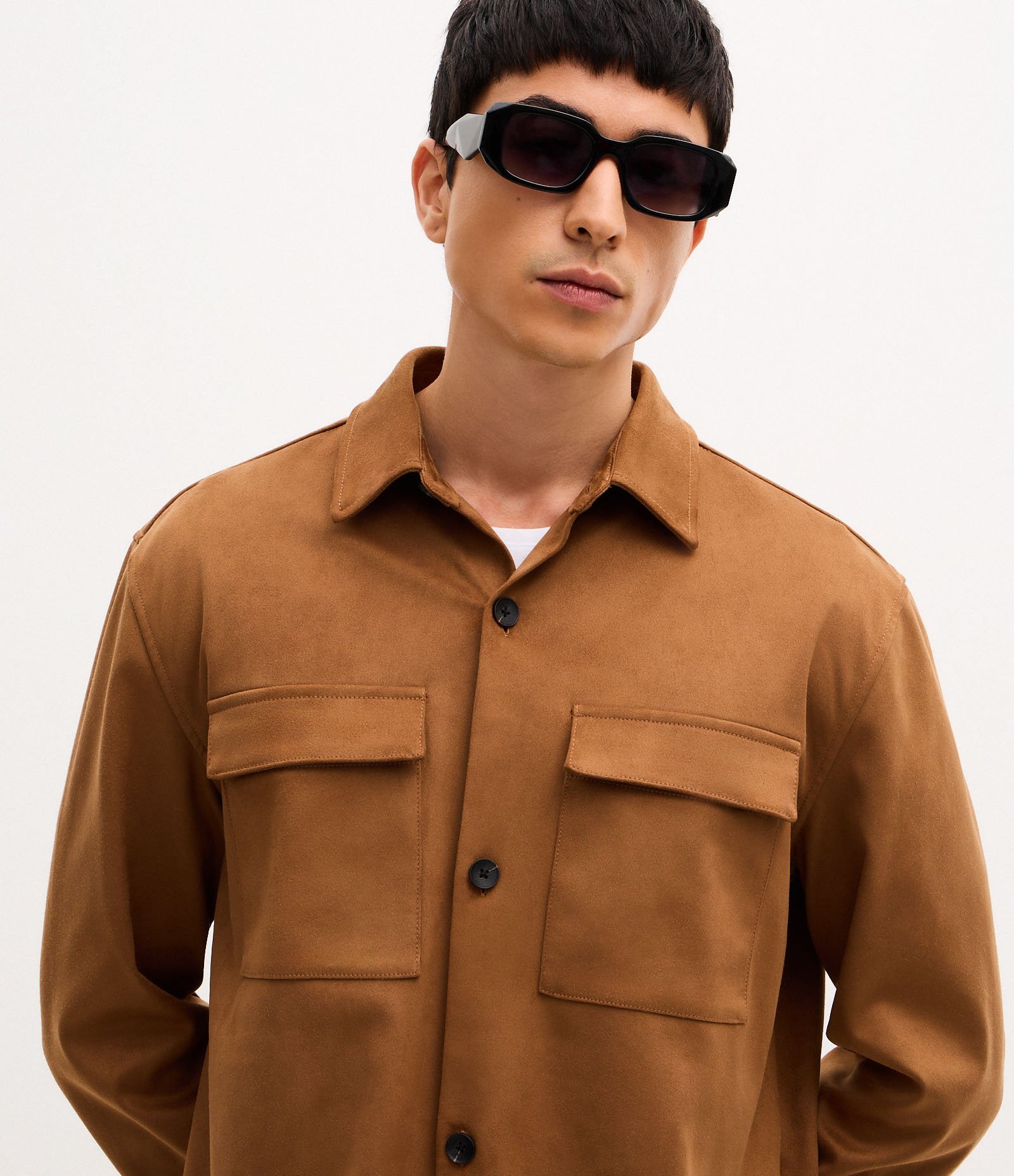 Jaqueta Overshirt Oversized em Suede Liso com Bolso Frontal Marrom 4