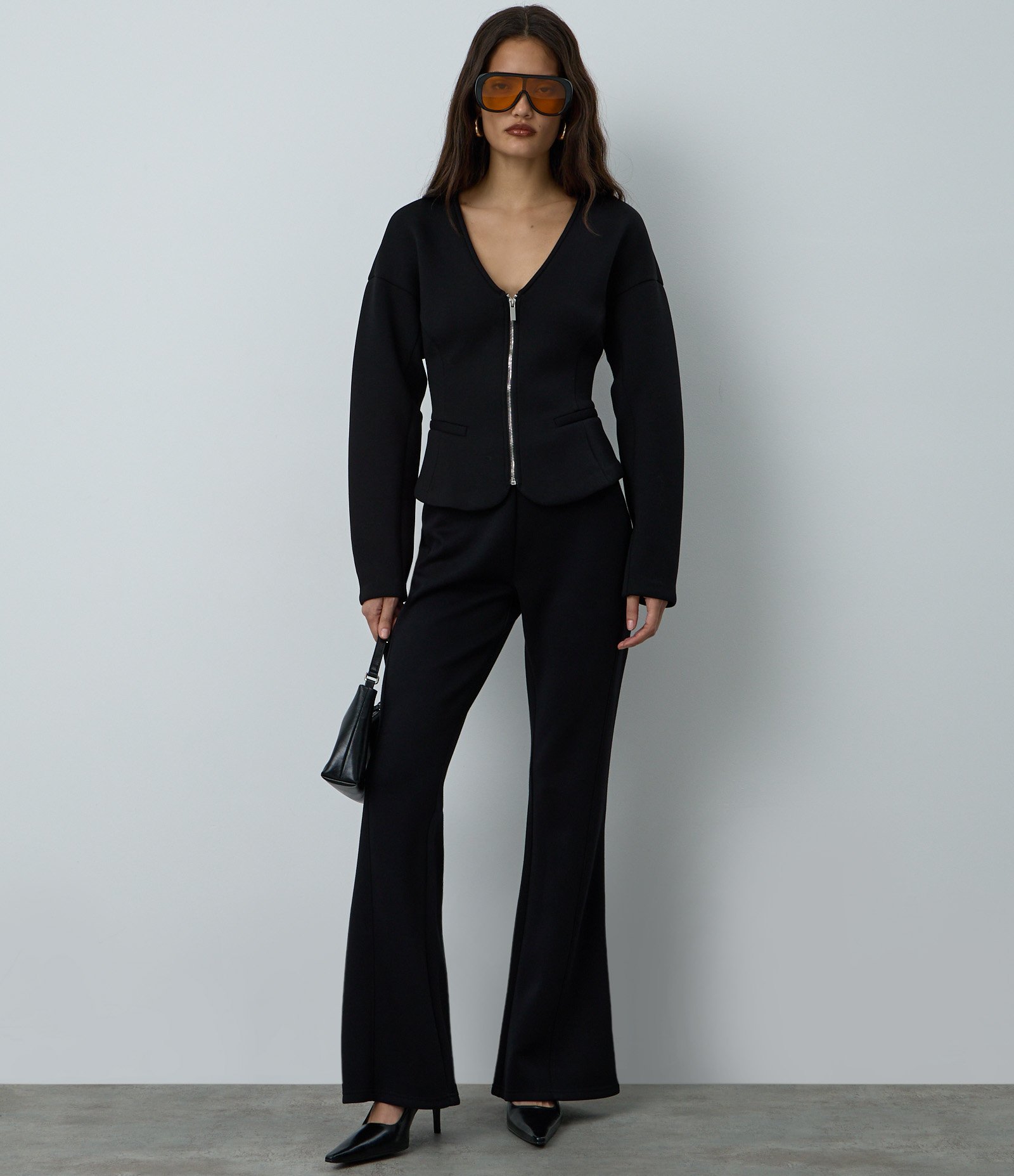 Jaqueta Acinturada em Ponto Roma com Zíper Preto 3