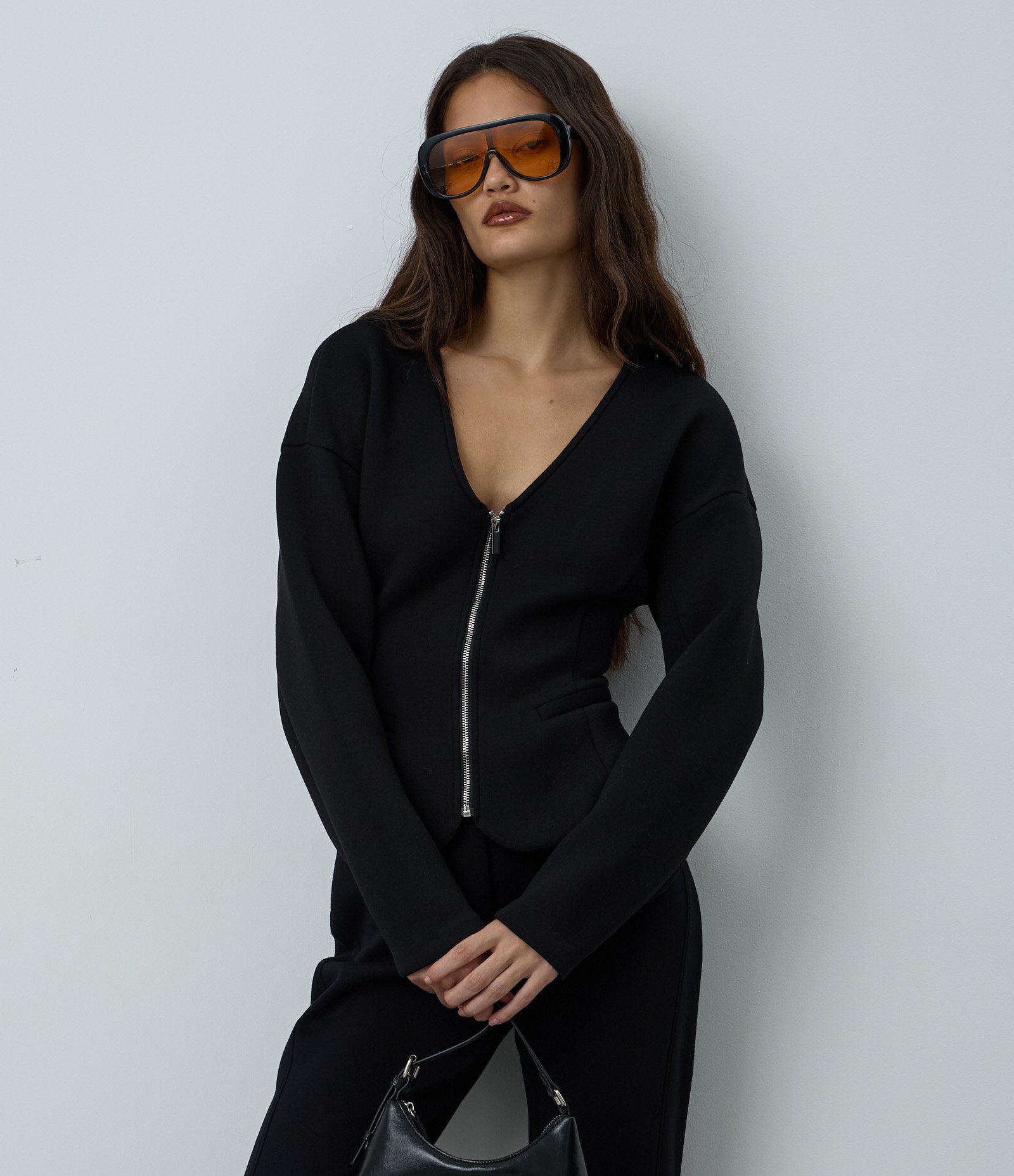 Jaqueta Acinturada em Ponto Roma com Zíper Preto 4