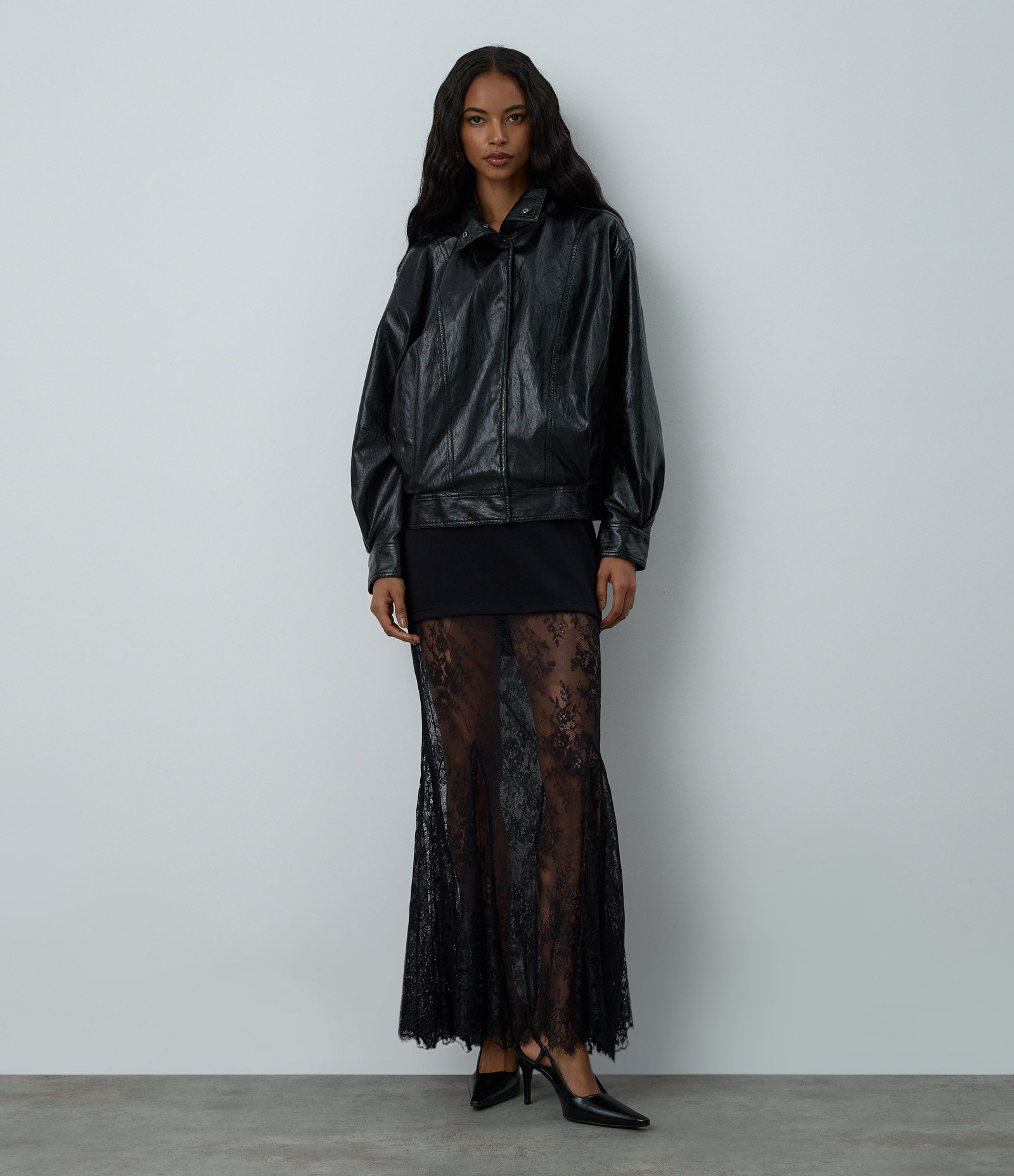 Saia New Midi em Ponto Roma com Renda Floral Preto 1