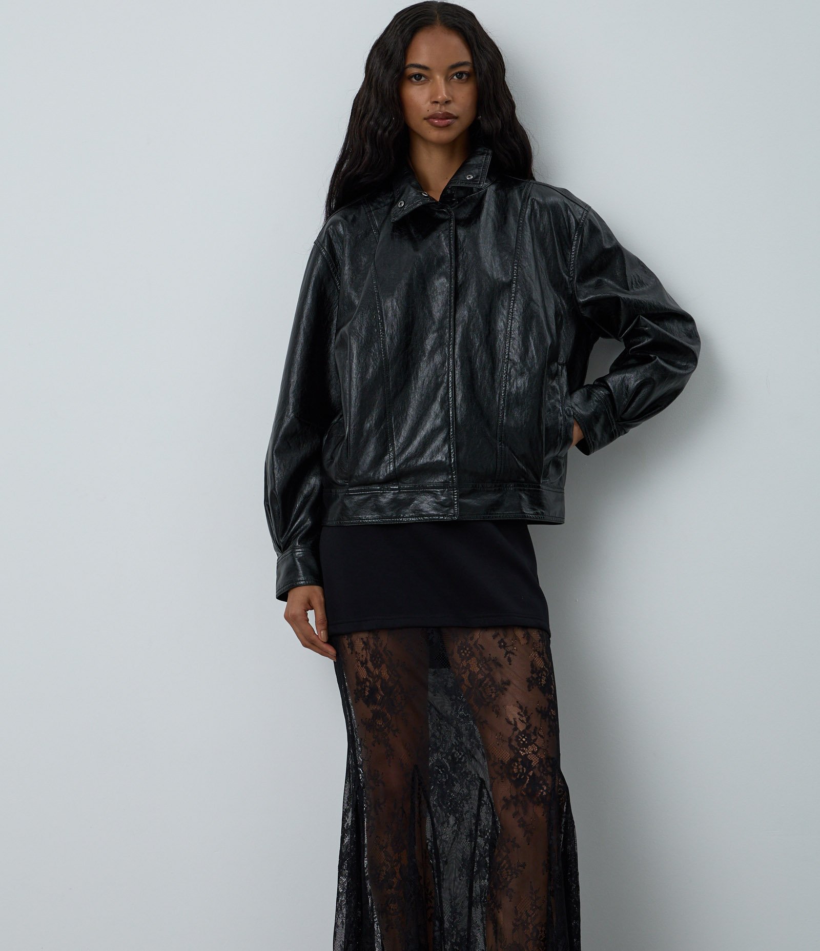 Saia New Midi em Ponto Roma com Renda Floral Preto 2