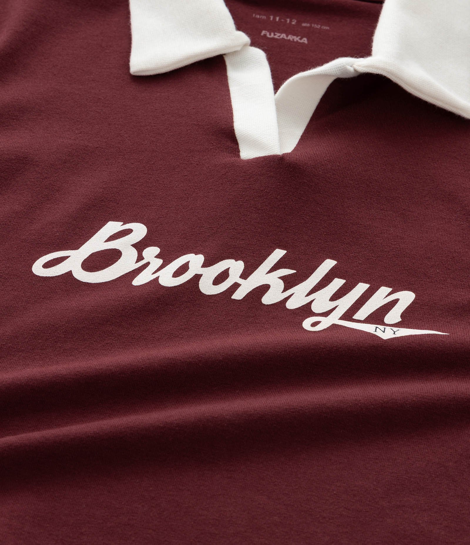 Camiseta Infantil Slim com Estampa Brooklyn e Gola Polo  – Tam 7 a 16 Bordô 8