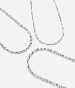 Colar em Camadas com Correntaria Variada