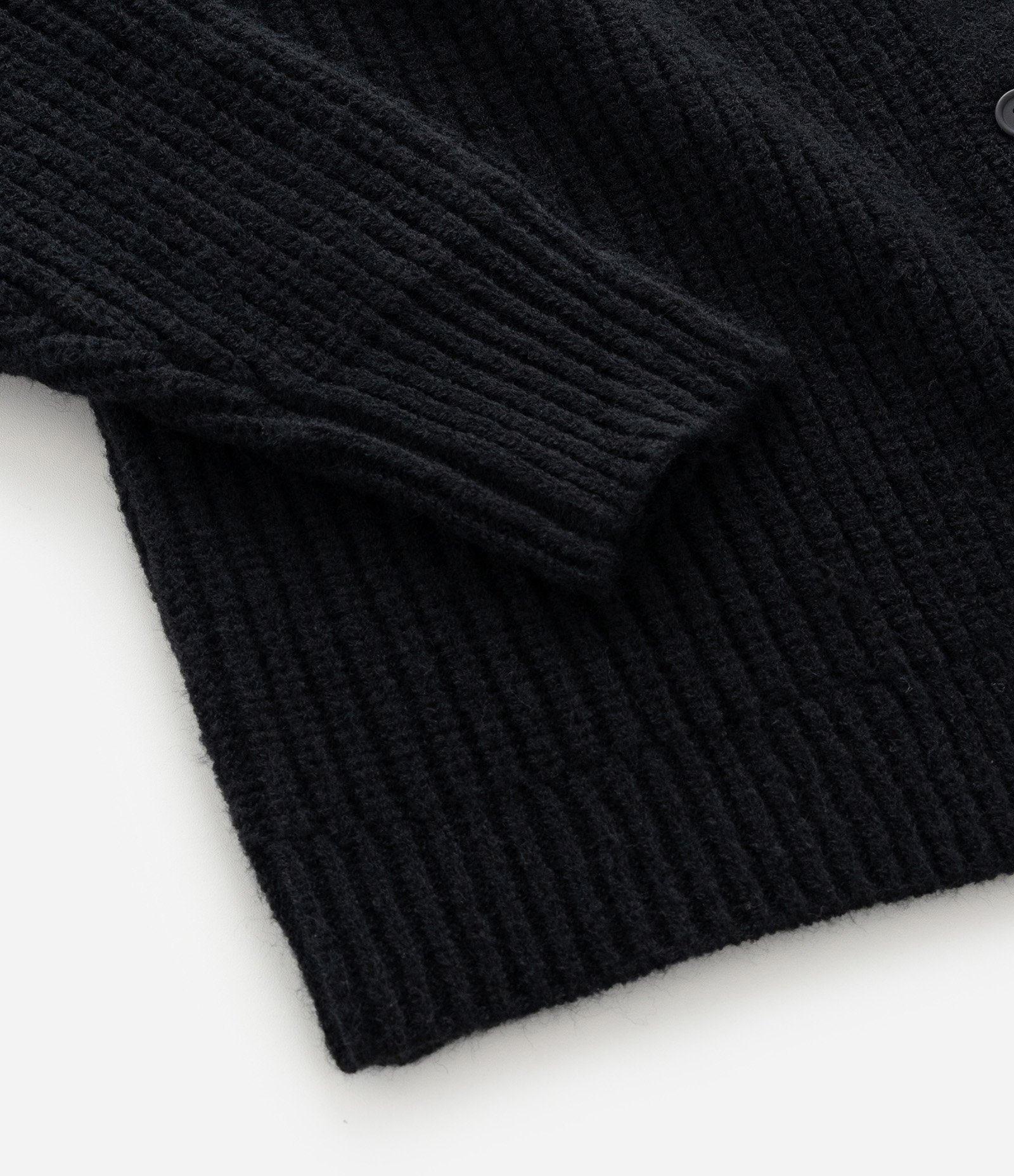 Cardigan Alongado em Tricô com Botões Curve & Plus Size Preto 4