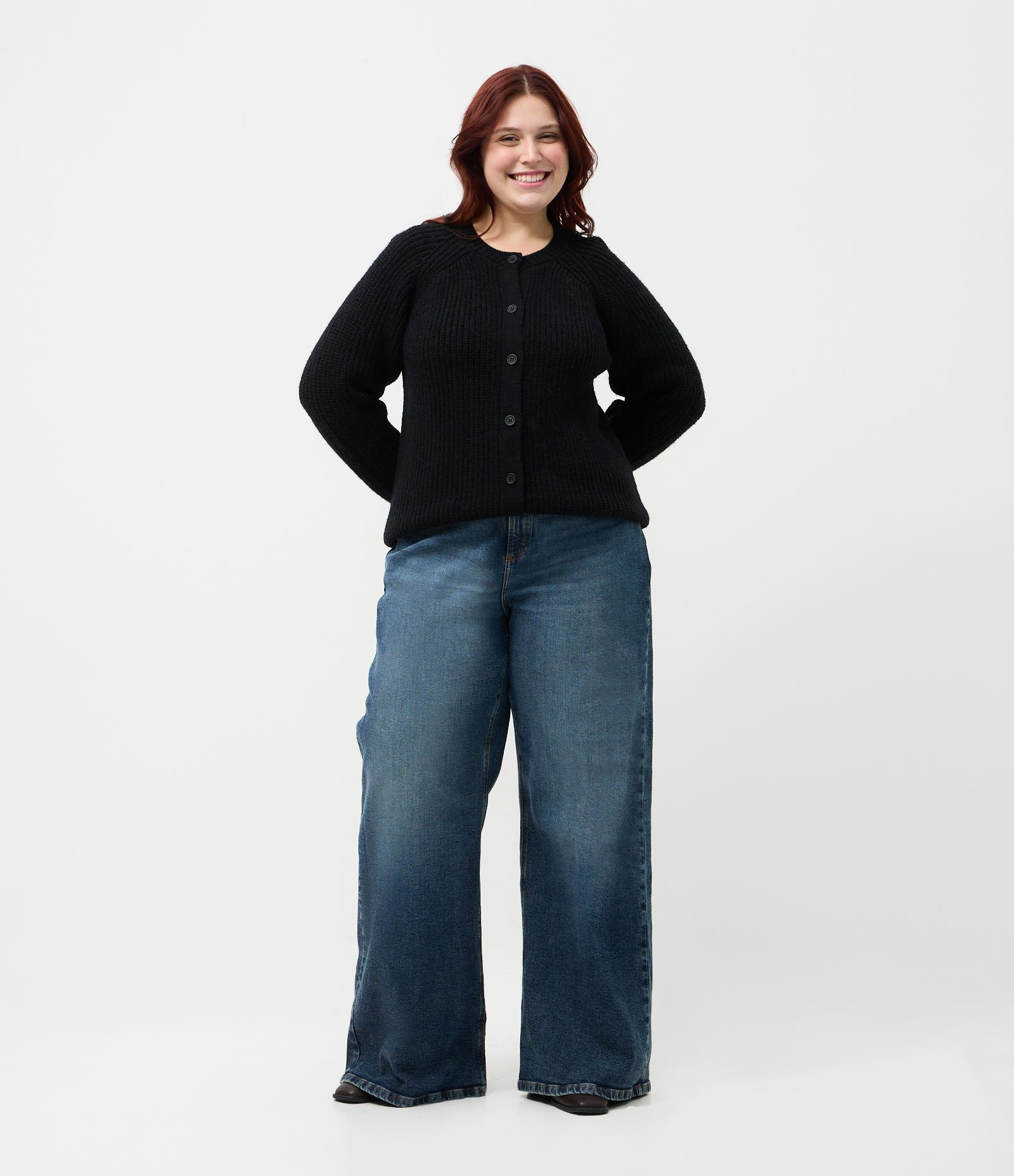 Cardigan Alongado em Tricô com Botões Curve & Plus Size Preto 2
