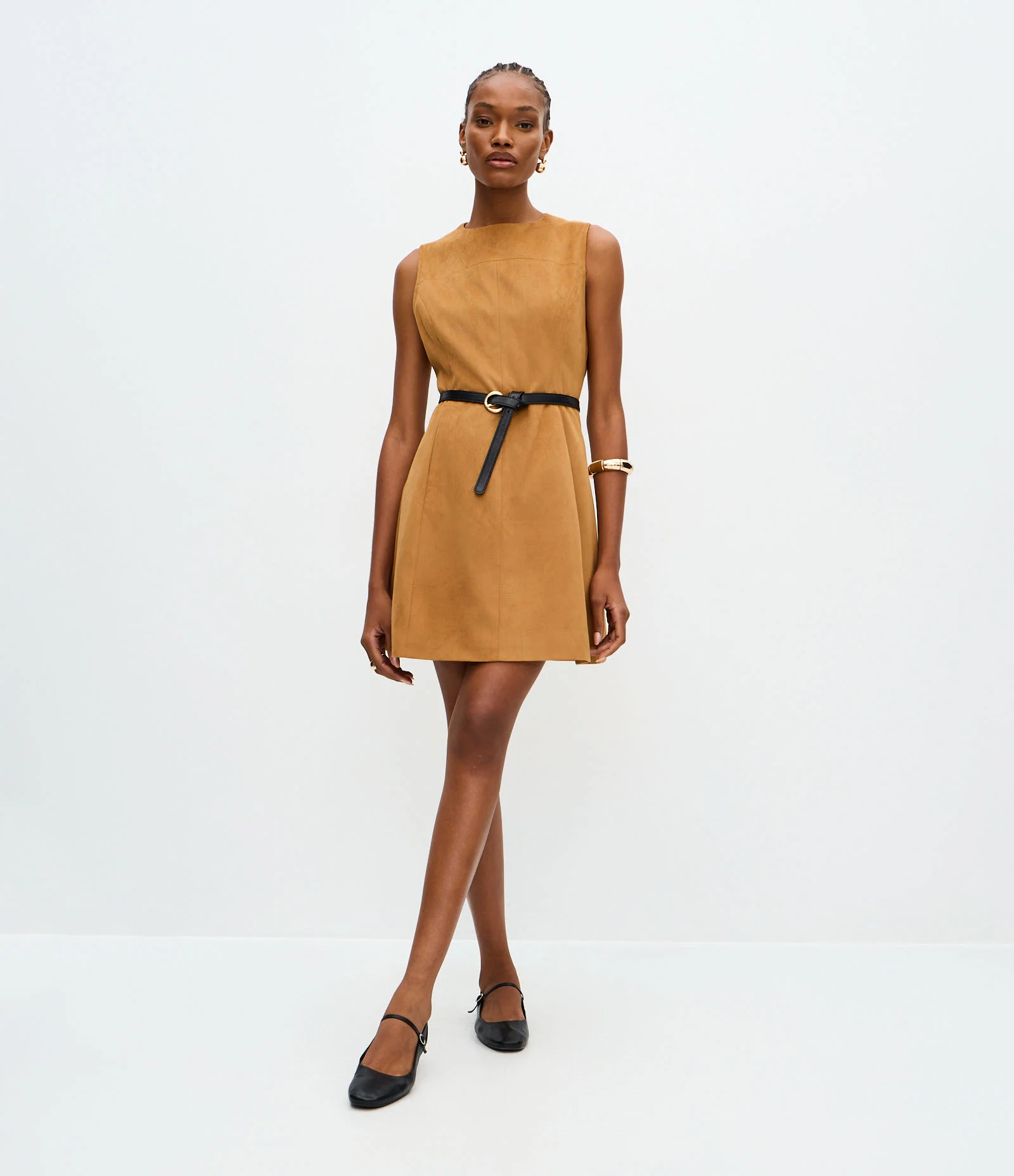 Vestido Curto em Malha Suede com Bolsos Marrom 1