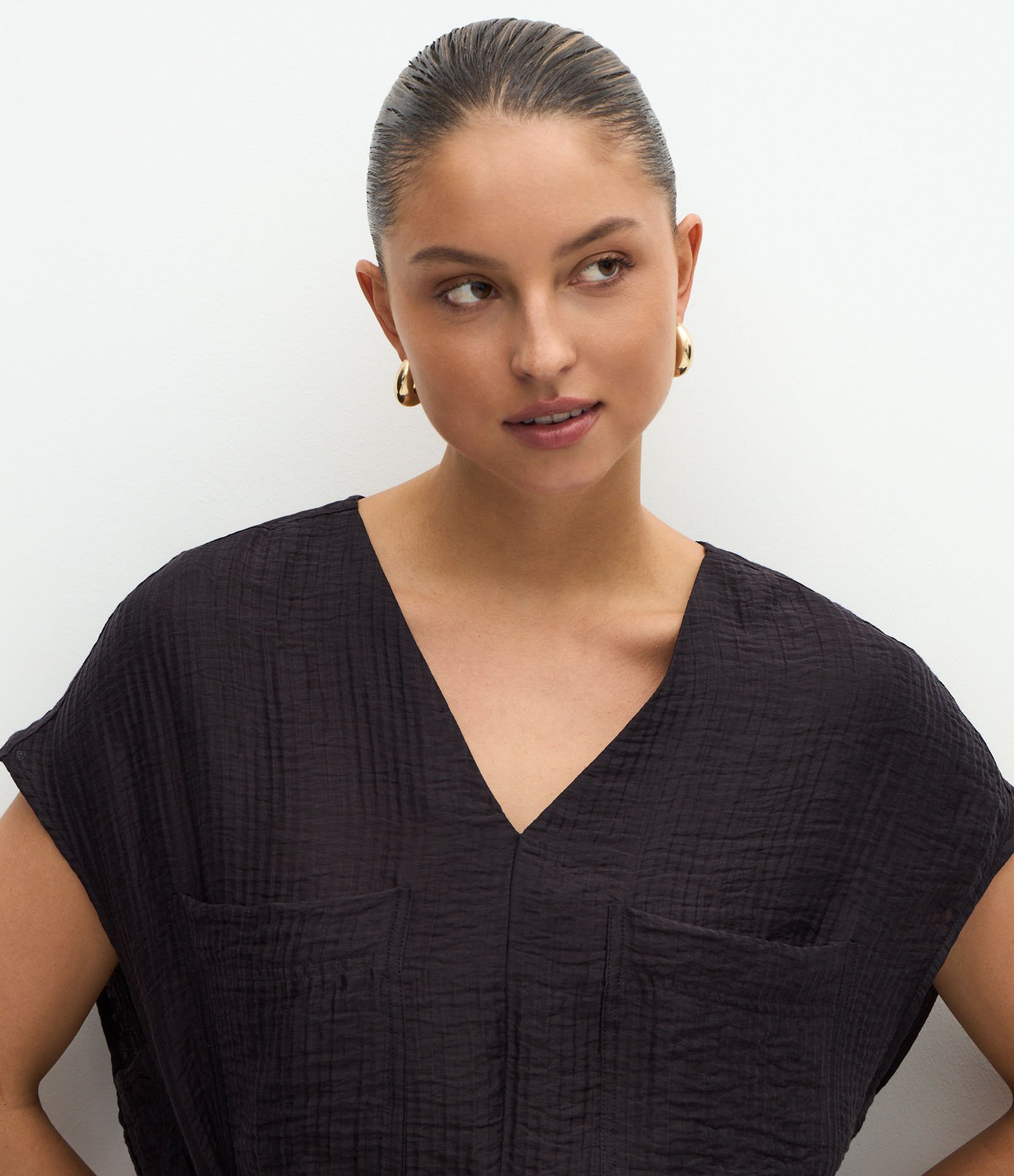 Camisa em Viscose com Cinto Fino Estruturado Marrom 2