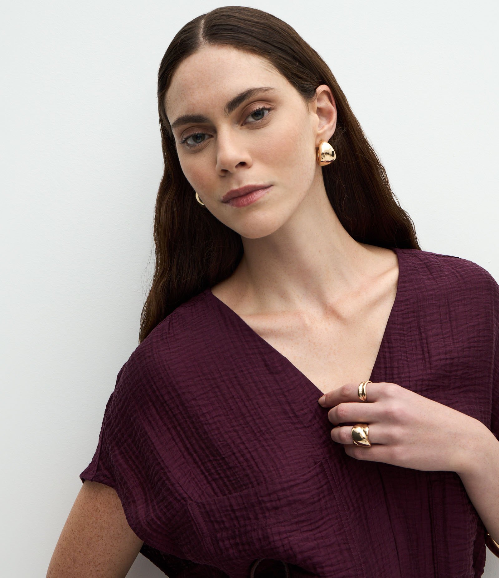 Camisa em Viscose com Cinto Fino Estruturado Vinho 4