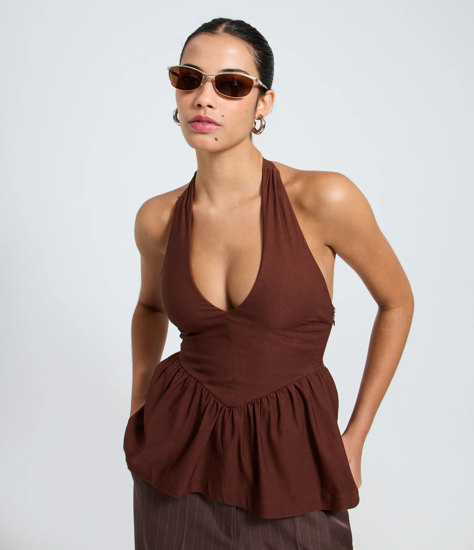 Top Peplum Frente Único Corsetado em Bengaline Marrom 1