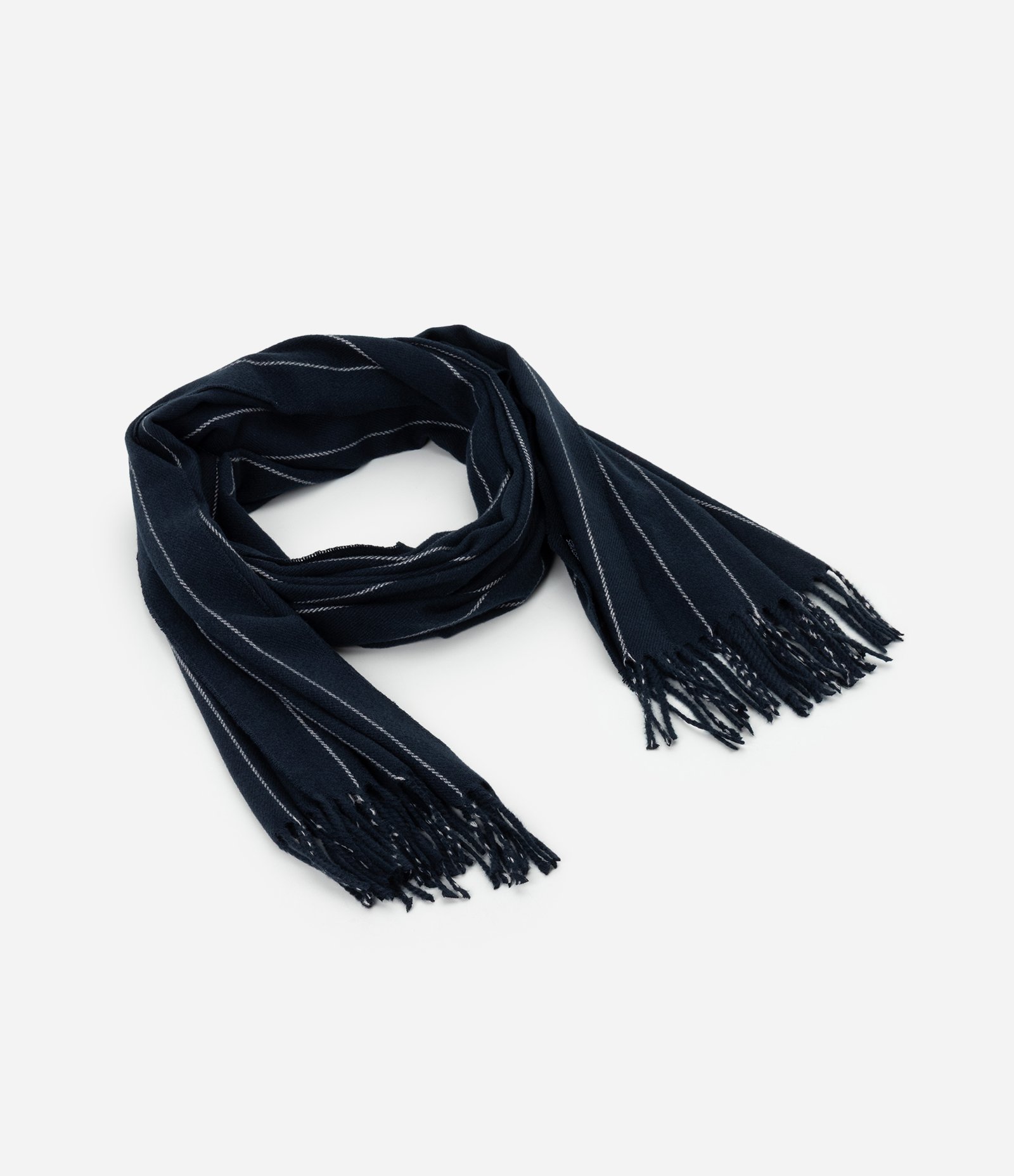 Cachecol em Flanela Texturizada com Franjas Azul Escuro 1