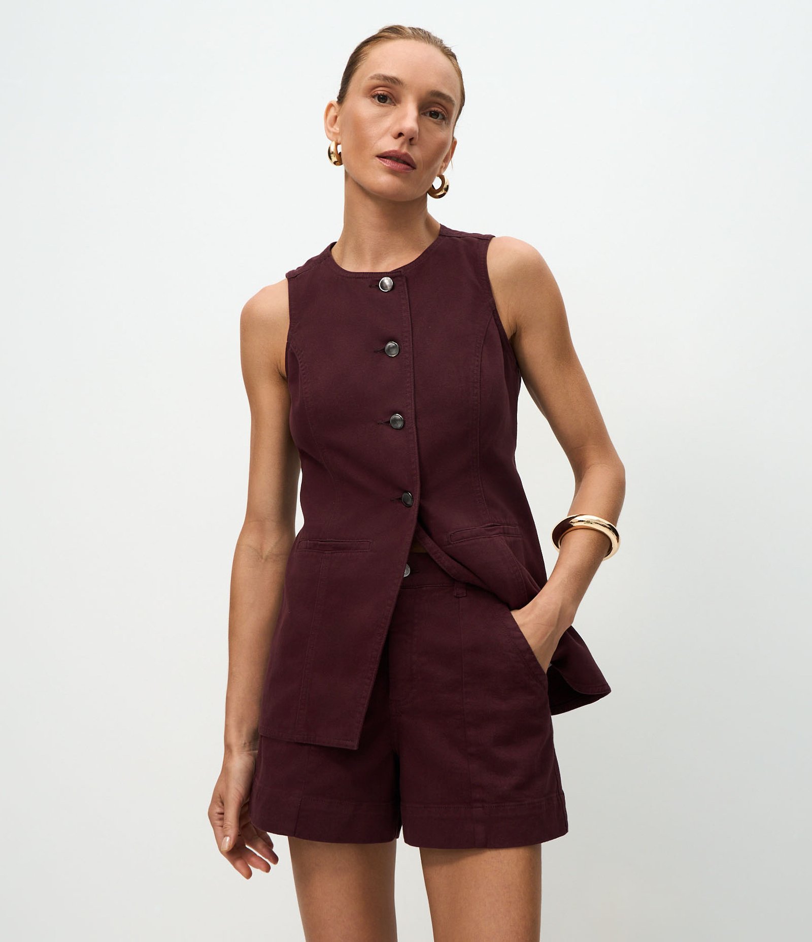 Short Regular em Sarja com Cintura Alta e Bolso Faca Roxo Escuro 2