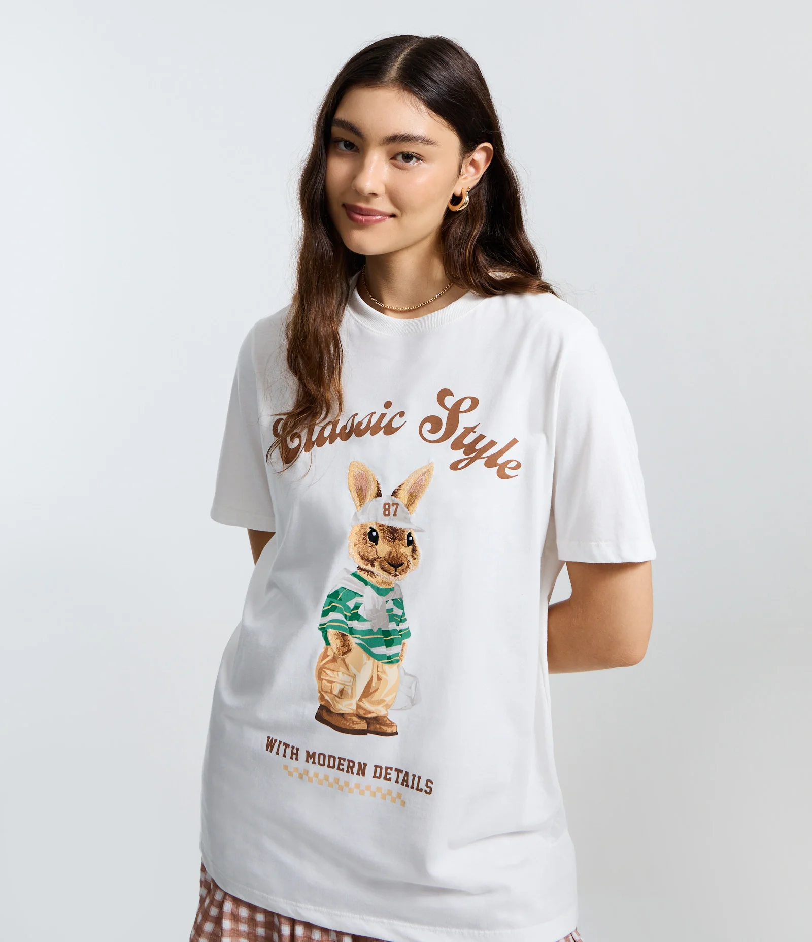 Camiseta em Algodão com Coelho Bordado Branco 1