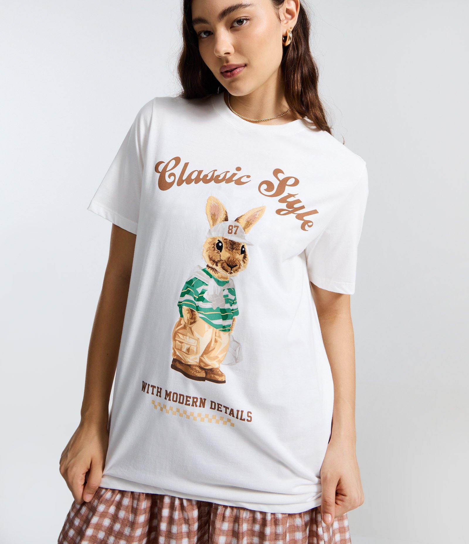 Camiseta em Algodão com Coelho Bordado Branco 3