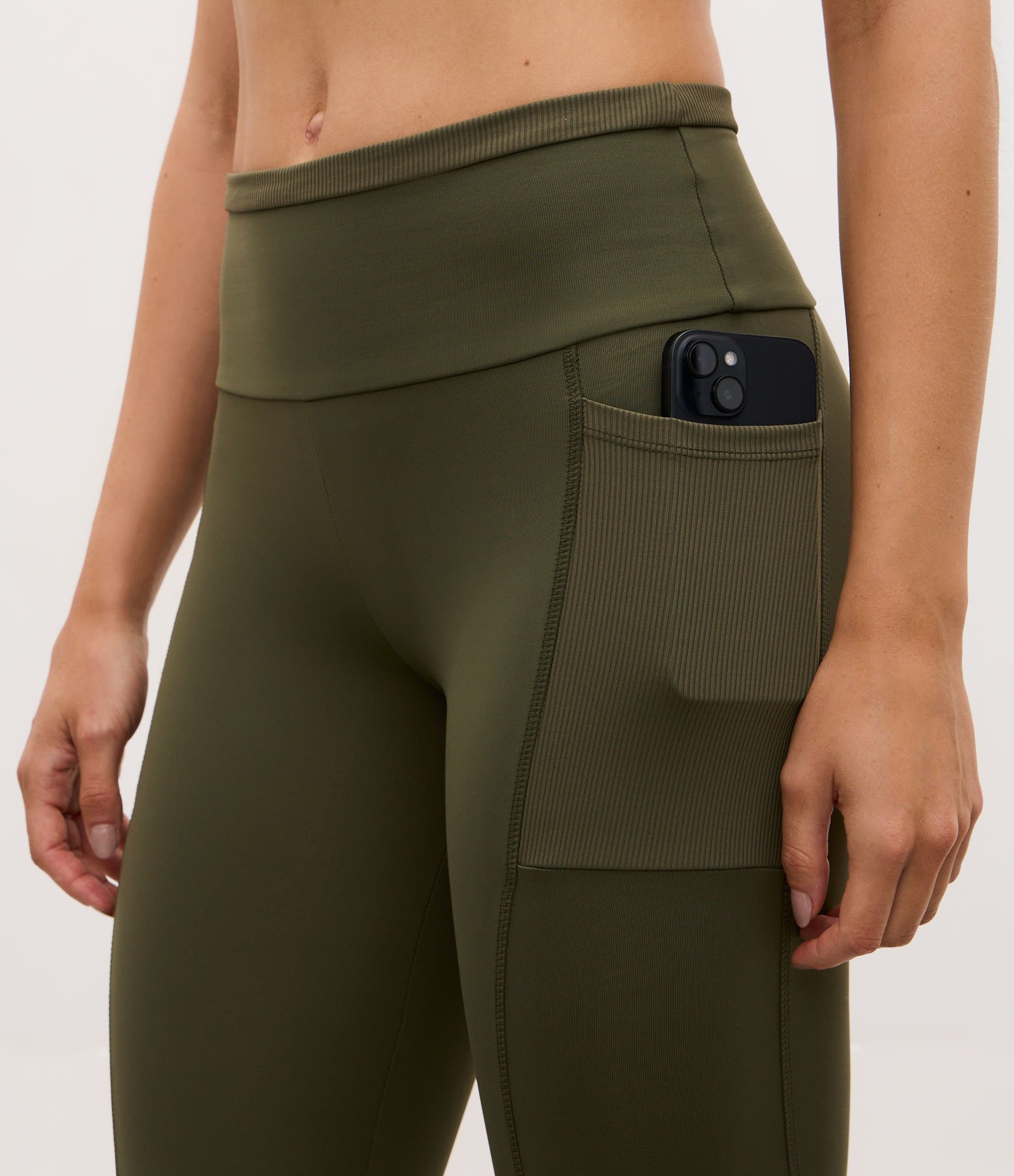 Calça Legging Esportiva em Poliamida com Cós Texturizado Verde Oliva 4