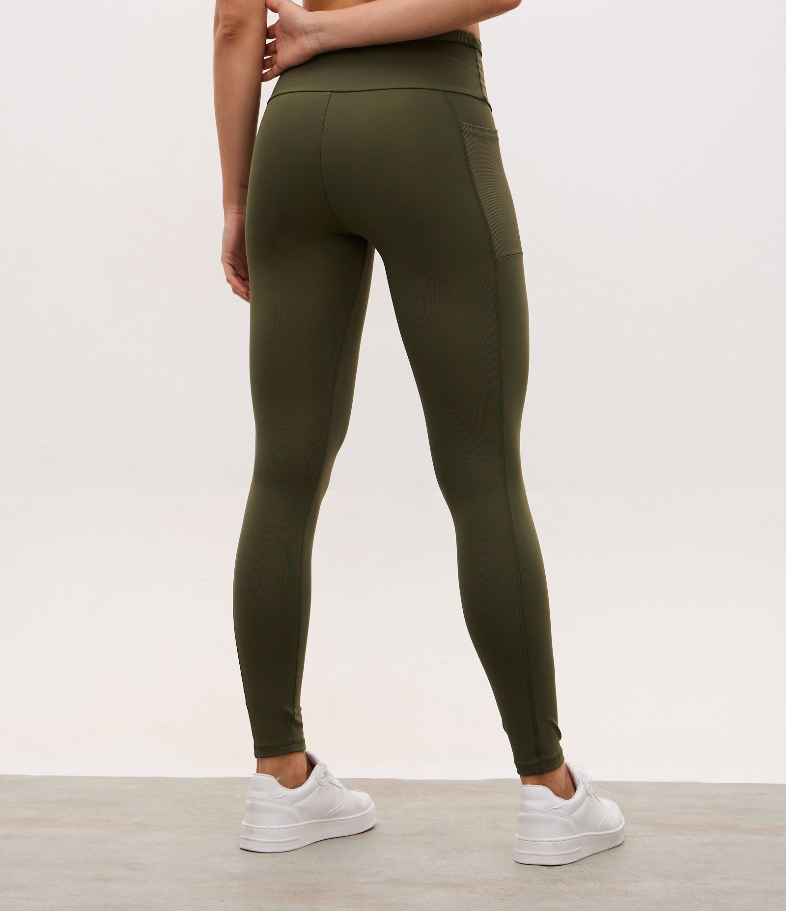 Calça Legging Esportiva em Poliamida com Cós Texturizado Verde Oliva 6