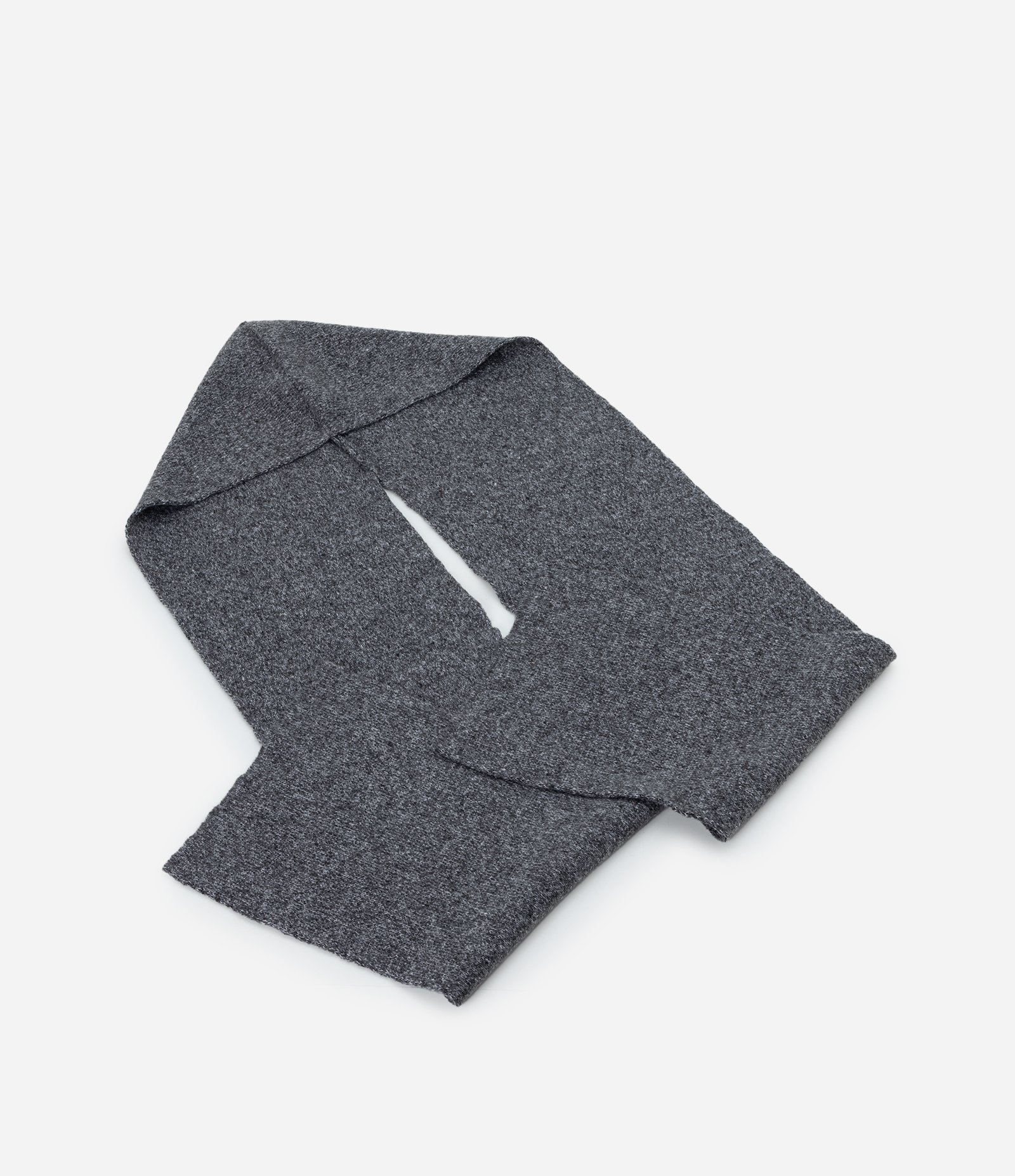 Cachecol em Tricô com Capuz Cinza 1