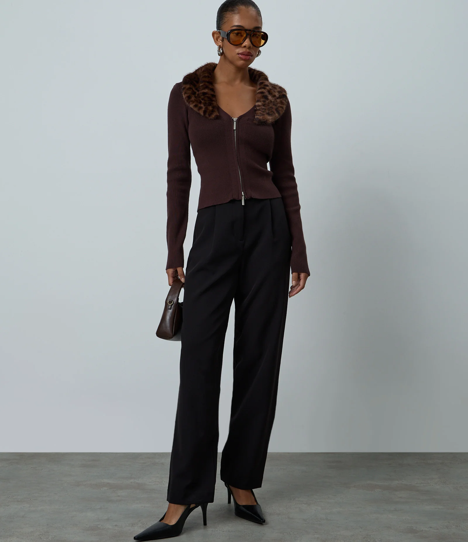Cardigan em Tricô com Gola Animal Print Removível e Zíper Marrom 2