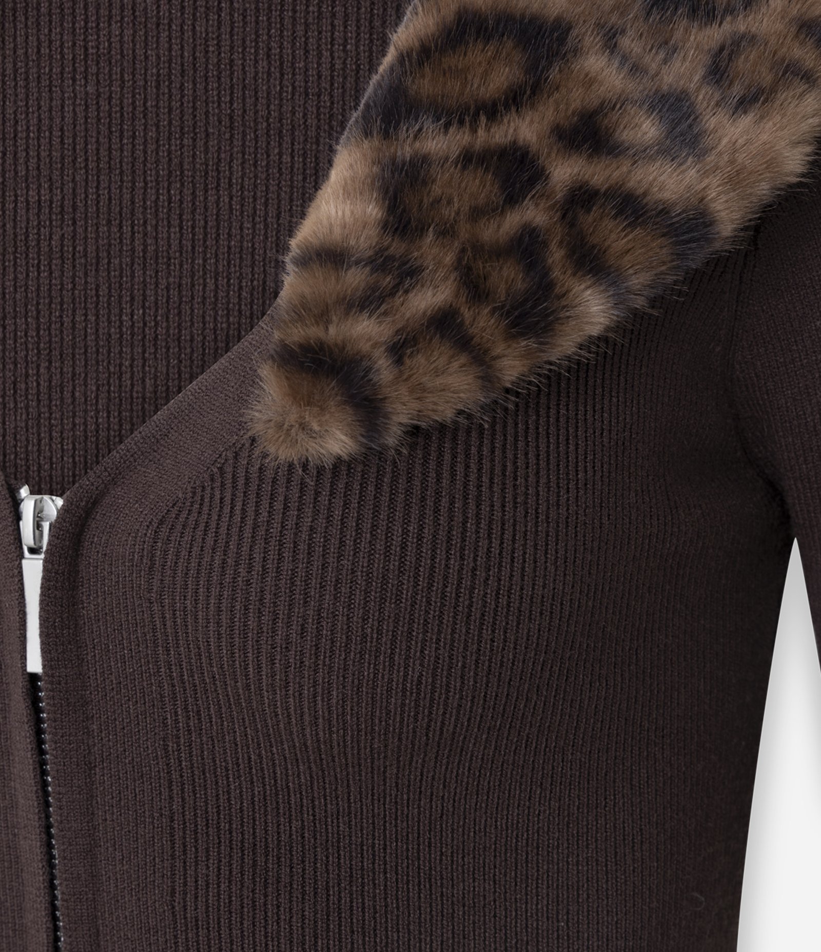 Cardigan em Tricô com Gola Animal Print Removível e Zíper Marrom 7