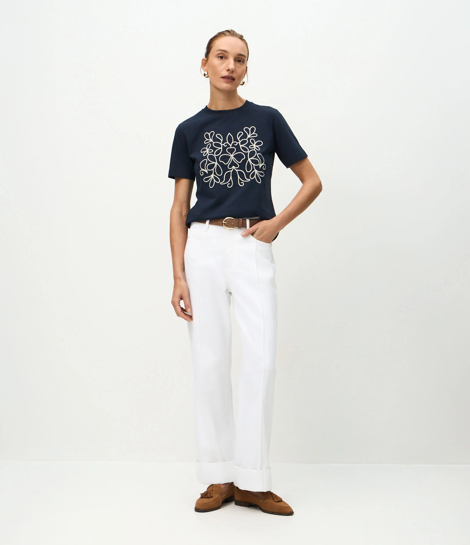 Camiseta em Algodão com Bordado Frontal Azul 2