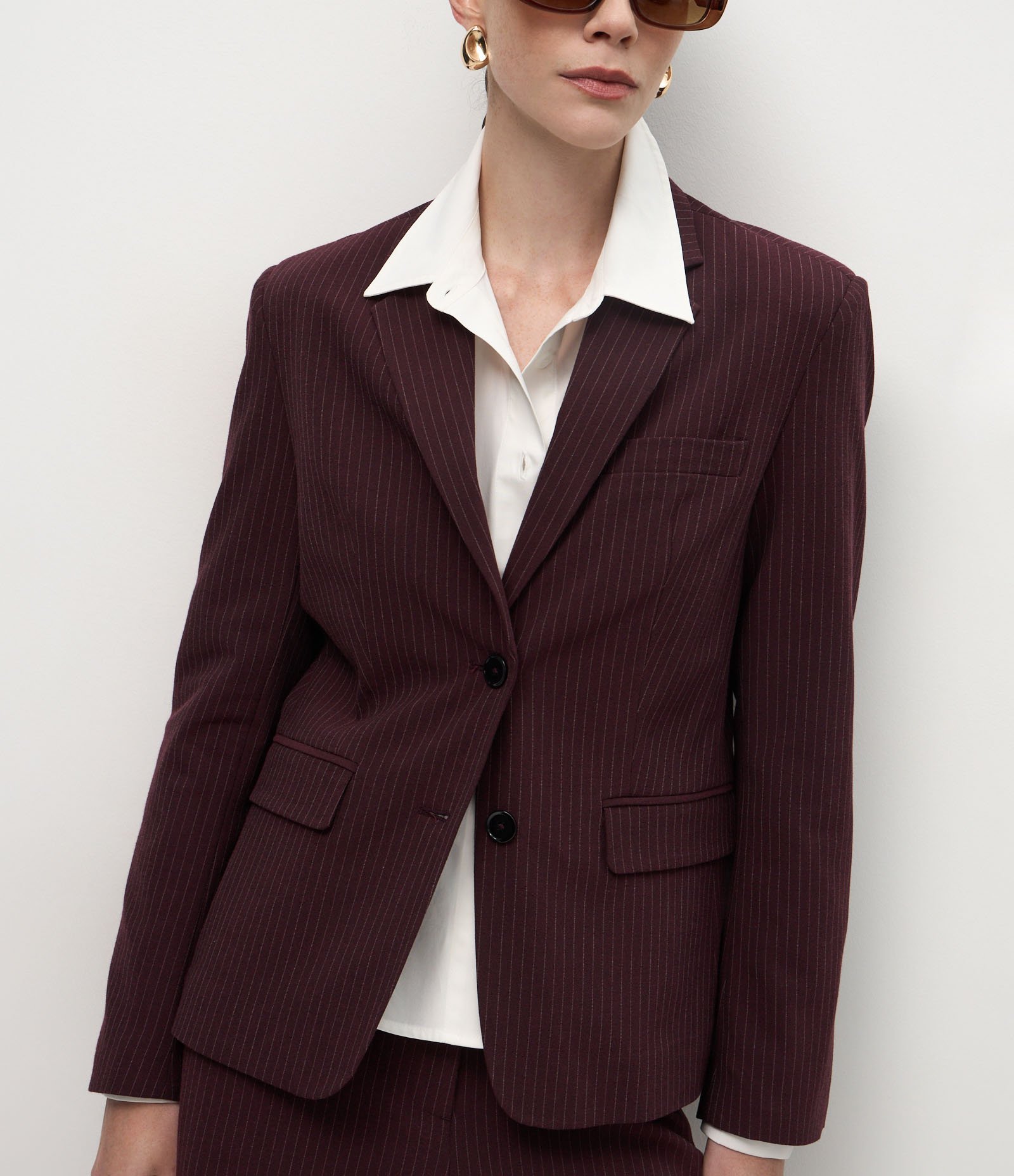 Blazer Alfaiatado com Estampa Risca de Giz e Lapelas Frontais Vinho 4