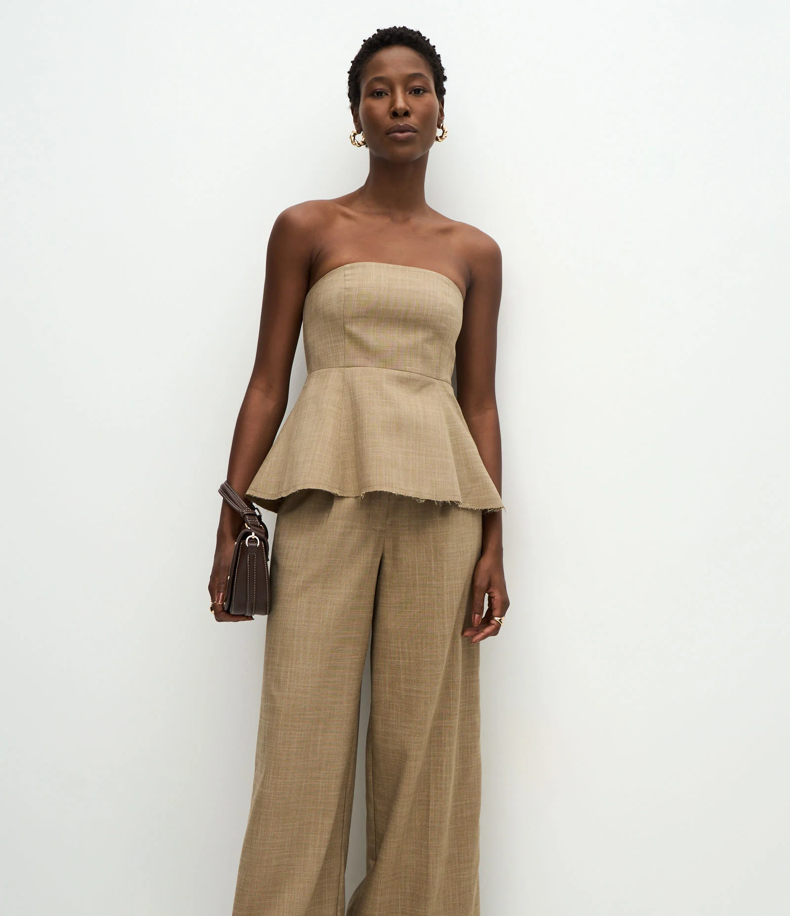 Calça Wide Leg Alfaiatada com Pregas Frontais Bege 2