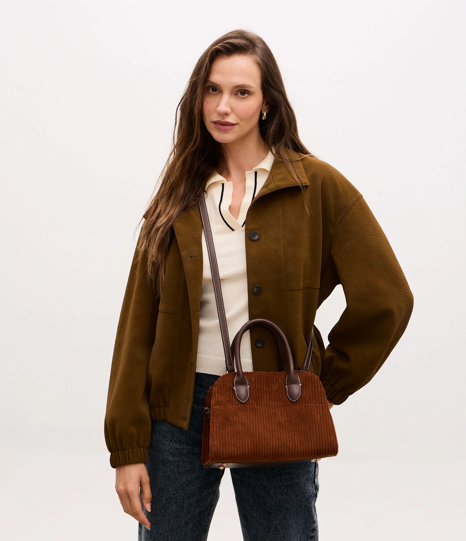 Bolsa Satchel Pequena em Suede Texturizado Marrom 1