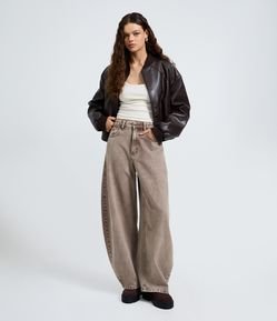 Calça Barrel em Jeans Cationizado com Cintura Alta
