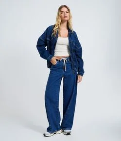 Calça  Wide Leg em Jeans com Risca de Giz e Cintura Baixa