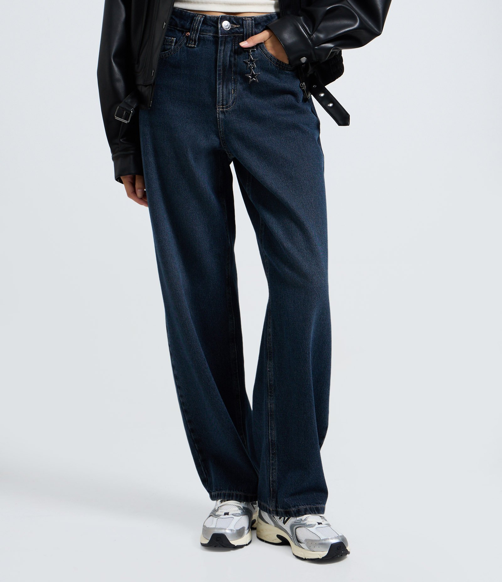 Calça Baggy em Jeans com Cintura Média e Pingente Removível Azul Escuro 3